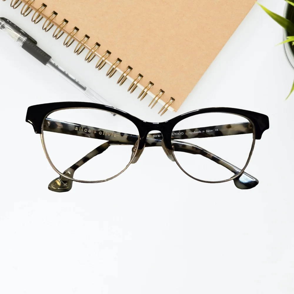 Alice + Olivia Black and Tortoiseshell Cat-Eye Glasses